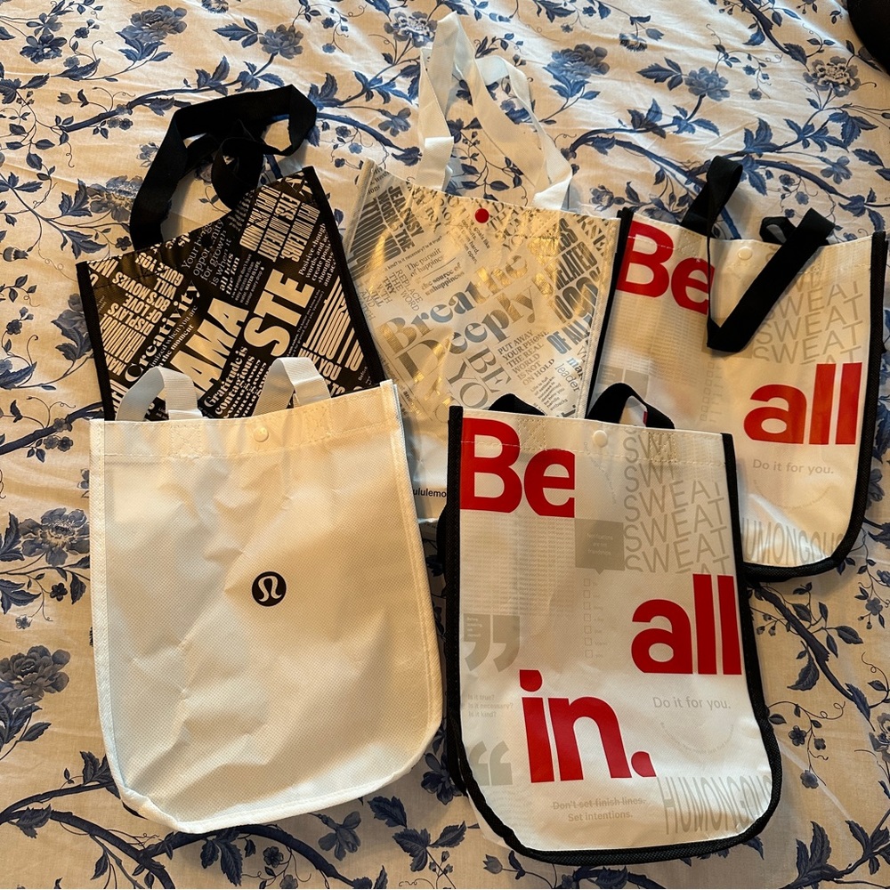 5 small lululemon bags